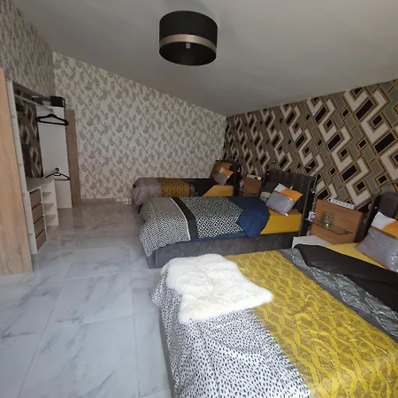 Сasa de vacaciones Sirine57 Charming House For 5 Guests Large Private Parking For Cars Vans *