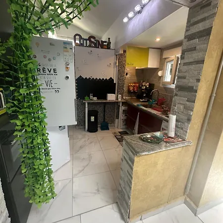 Charming House For 5 People Sirine57 Long Hébergement de vacances Florange