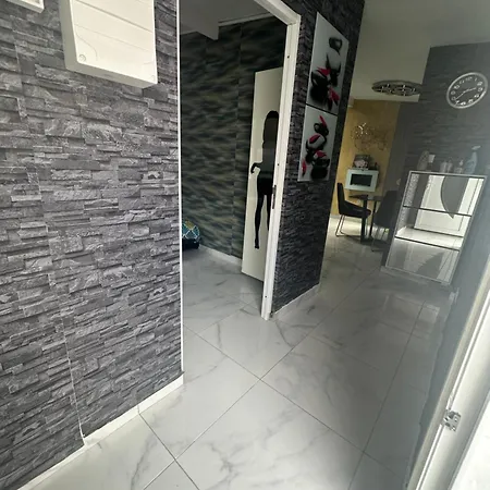 Hébergement de vacances Charming House For 5 People Sirine57 Long *