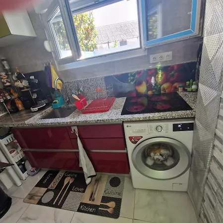 Sirine57 Charming House For 5 Guests Large Private Parking For Cars Vans Сasa de vacaciones