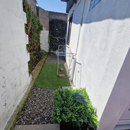 Sirine57 Charming House For 5 Guests Large Private Parking For Cars Vans Сasa de vacaciones