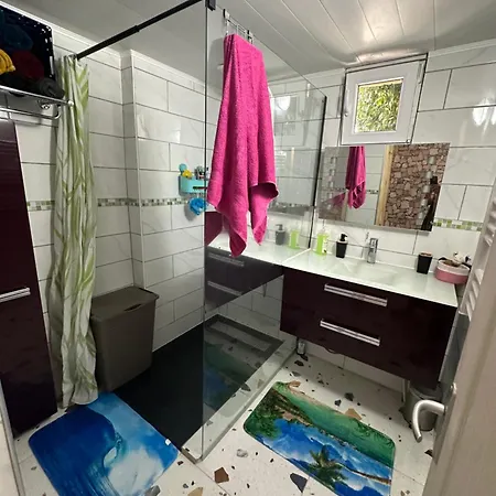 Hébergement de vacances Charming House For 5 People Sirine57 Long *