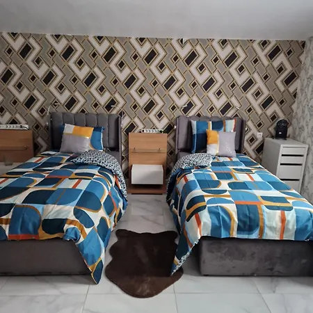 Feriehus Sirine57 Charming House For 5 Guests Large Private Parking For Cars Vans