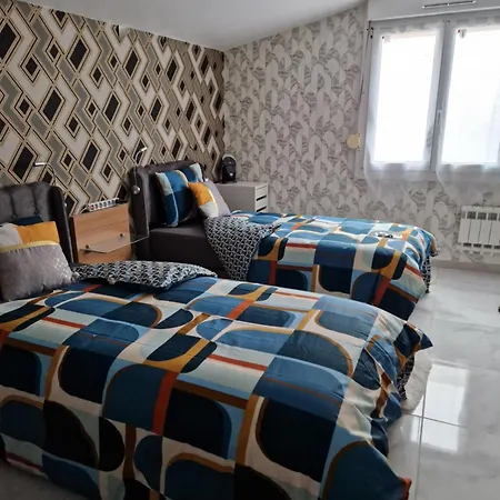 Сasa de vacaciones Sirine57 Charming House For 5 Guests Large Private Parking For Cars Vans Florange