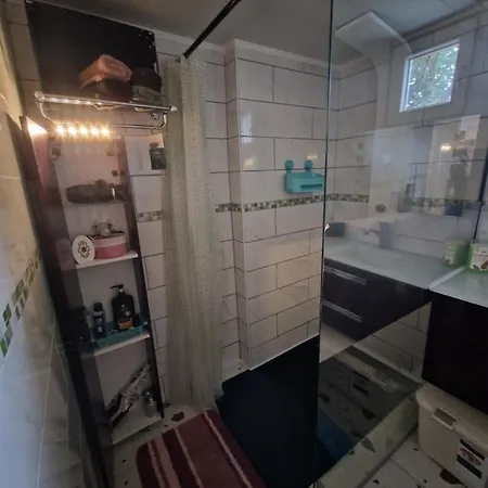 Hébergement de vacances Charming House For 5 People Sirine57 Long