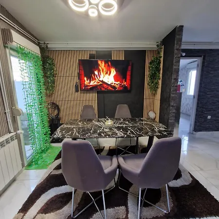 Sirine57 Charming House For 5 Guests Large Private Parking For Cars Vans *