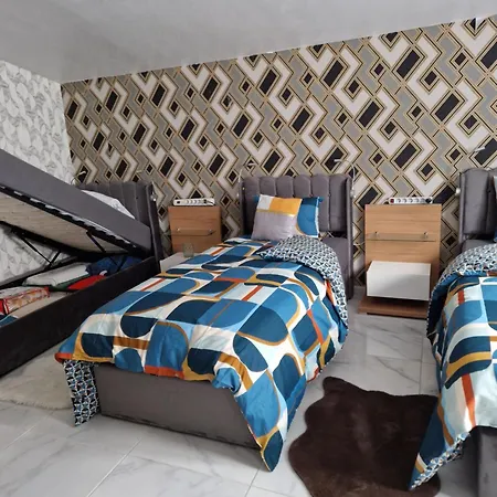 Sirine57 Charming House For 5 Guests Large Private Parking For Cars Vans Ferienhaus *