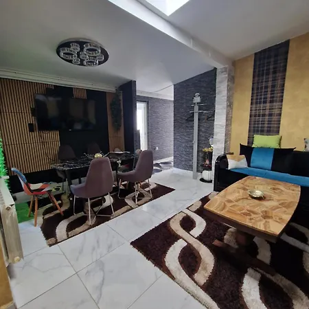 Сasa de vacaciones Sirine57 Charming House For 5 Guests Large Private Parking For Cars Vans Florange