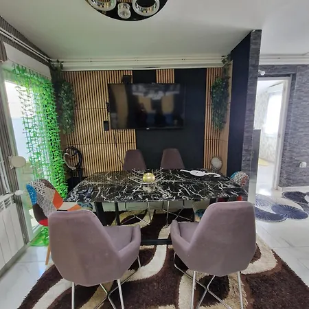 Sirine57 Charming House For 5 Guests Large Private Parking For Cars Vans Feriehus Florange