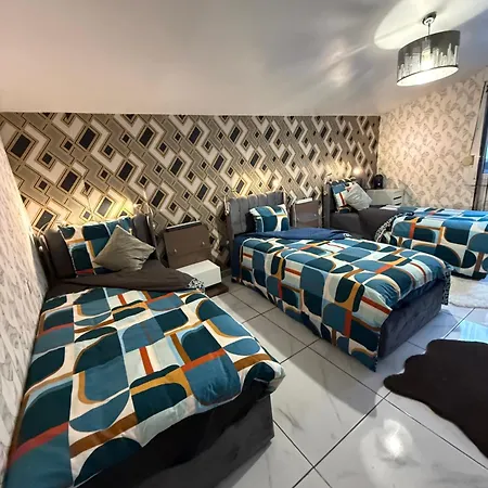 Сasa de vacaciones Sirine57 Charming House For 5 Guests Large Private Parking For Cars Vans *