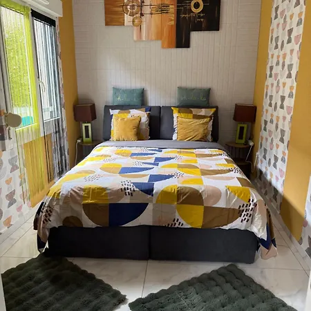 Сasa de vacaciones Sirine57 Charming House For 5 Guests Large Private Parking For Cars Vans
