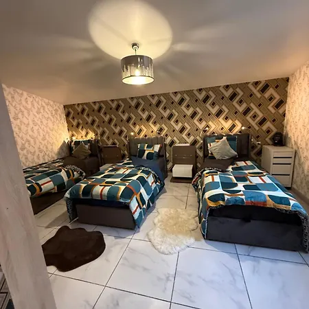 Sirine57 Charming House For 5 Guests Large Private Parking For Cars Vans *